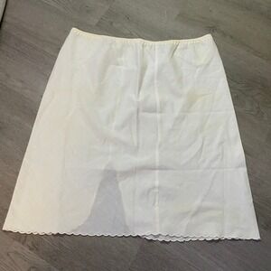 Erika Taylor Culottes Women Medium White Embroidered Scalloped Split Skirt